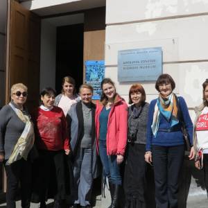 С сотрудниками музея истории и этнографии г. Сигнаги.